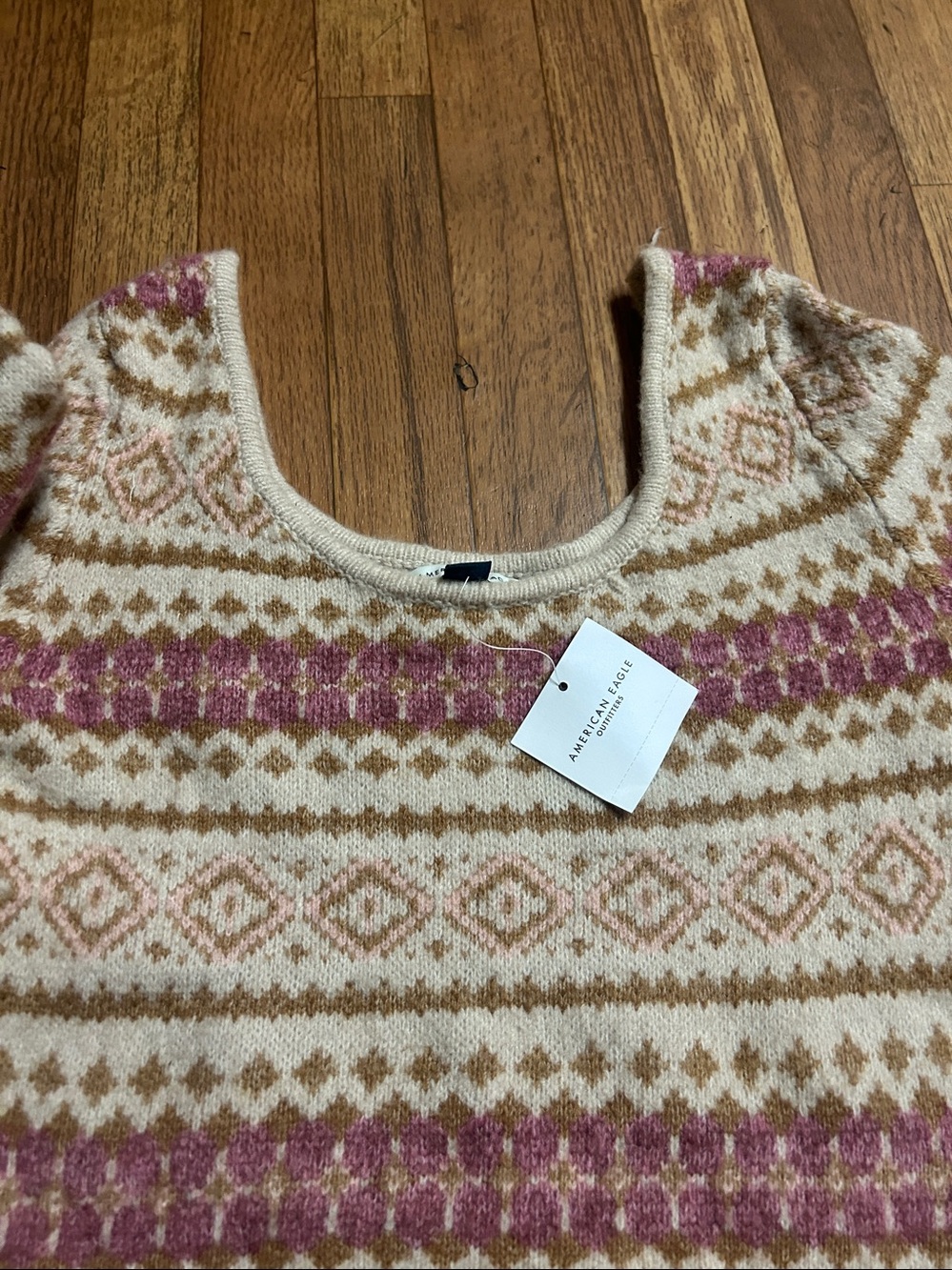 American Eagles Cropped Fair Isle Sweater – Cream with Pink Pattern - Picture 5 of 7